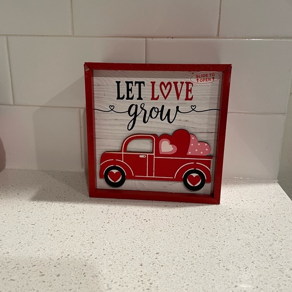 Let love grow Valentine’s Day wooden slide up box - Picture 1 of 4